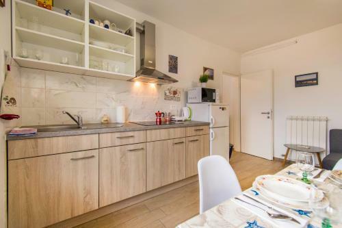 Apartments Elza