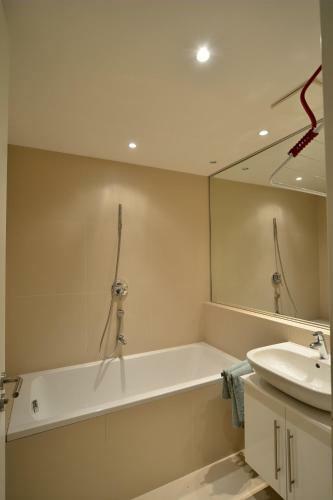 Kolonada Luxury 2 Bedroom Apartment With Balcony