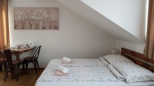 Hostal Apartments & Room Lucas