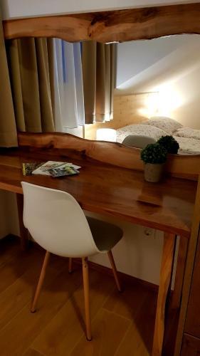 Hostal Apartments & Room Lucas