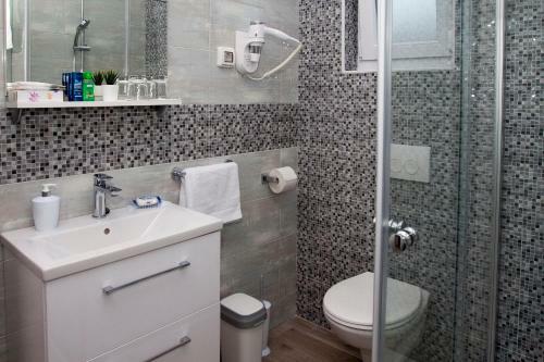 Four Stars Apartments