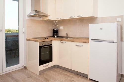 Four Stars Apartments