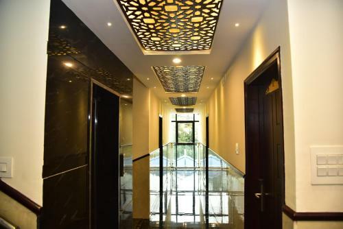 Hotel Adh Sak Royal Residency