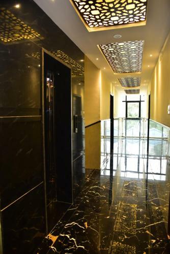 Hotel Adh Sak Royal Residency