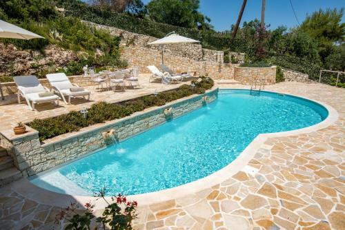 Villa Waterfalls