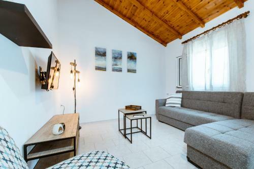 Koulouris Apartments & Studios
