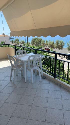 Sindonia Beach Apartment's