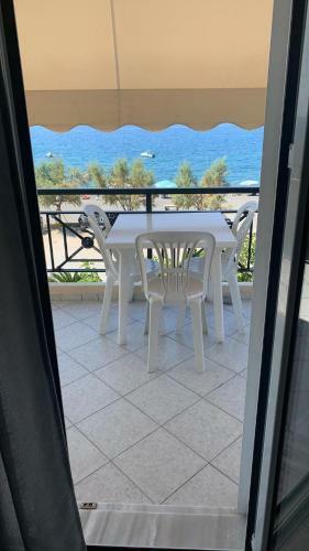 Sindonia Beach Apartment's