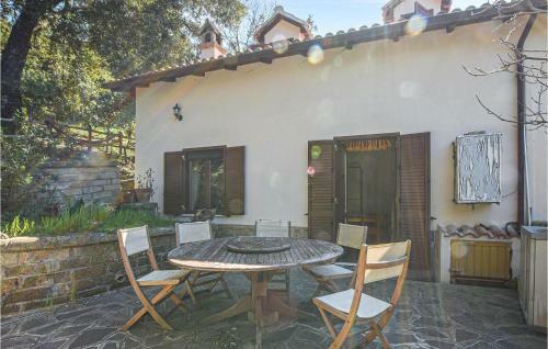 Awesome Home In Allumiere With Wifi And 2 Bedrooms