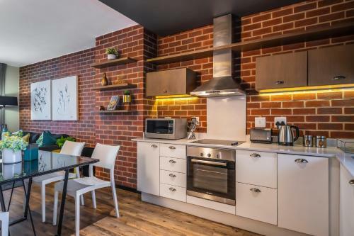 Corporate Apartment Rentals- The Vantage
