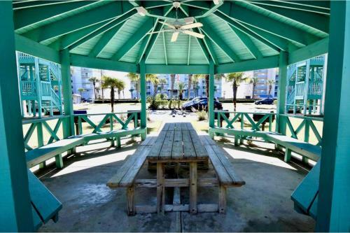 Sea Breeze 307 By Bender Vacation Rentals