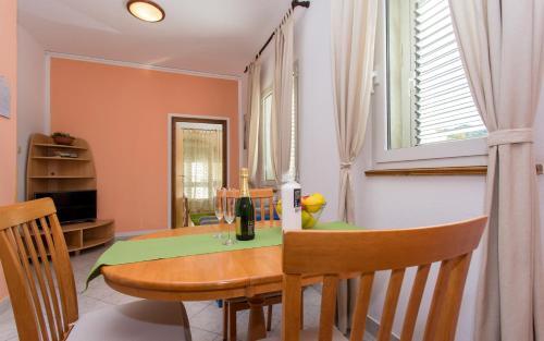 Apartments Luka 2