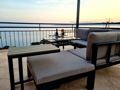 Hostal Apartments Lusi