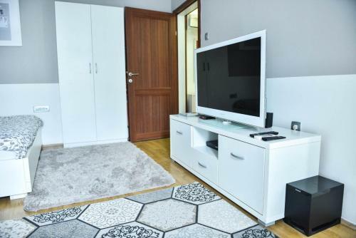 Madea Apartment 35