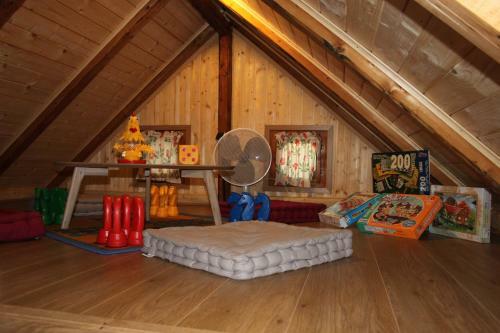 Wooden Cottage Home Holiday Eva