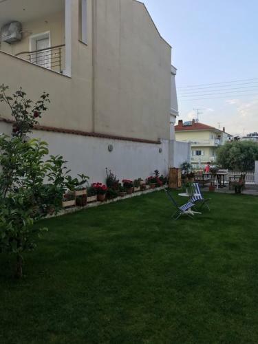Giorgos Apartments Square