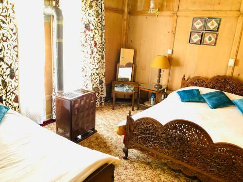 Hotel Houseboat Continental