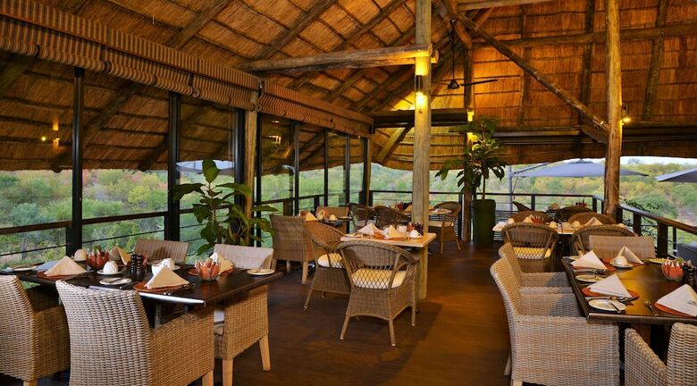 Hotel Victoria Falls Safari Lodge