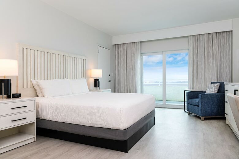 Hotel Ocean Place Resort And Spa