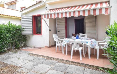 Stunning Apartment In Botricello With 2 Bedrooms