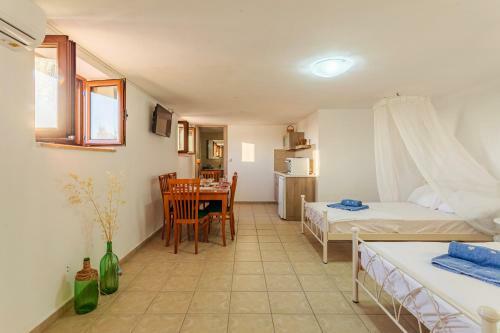 Apartamento Mani Summer Escape - Spacious Home, Fully Equipped
