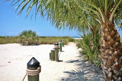6041 Gulf Road
