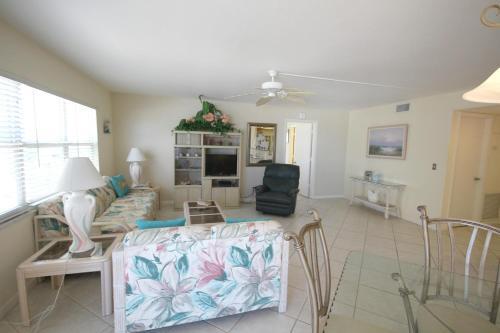 Island House Beach Club 3e