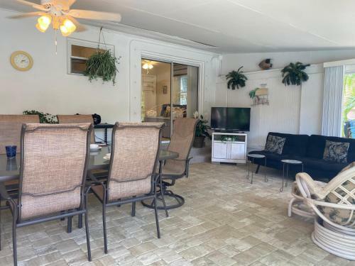 4850 Coral Road