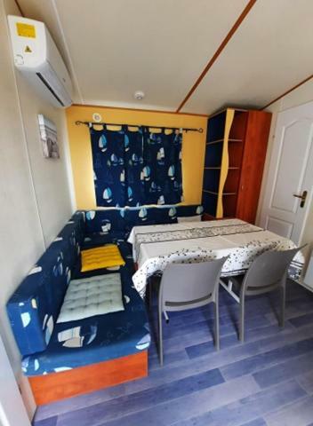 Camping Novela MH 25