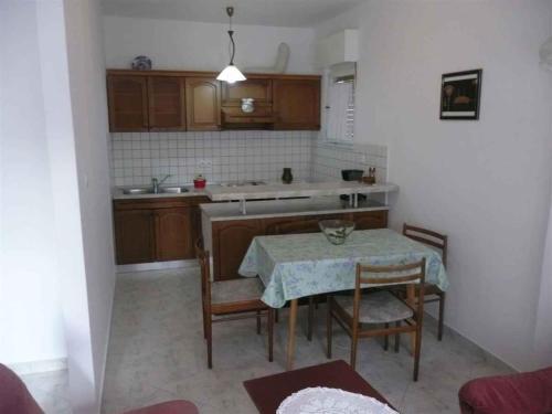 Apartment In Barbat/insel Rab 16335
