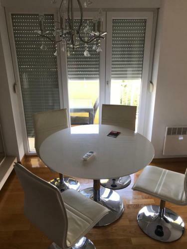 Nevera Volosko Apartment