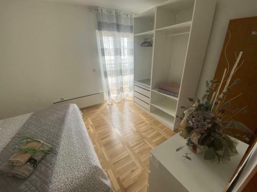 Hostal Apartment And Room Marin Makarska