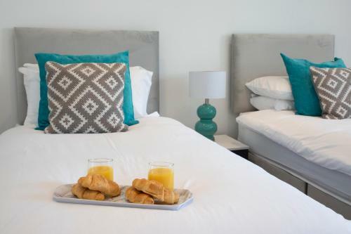 Top Floor One Bedroom Apartment