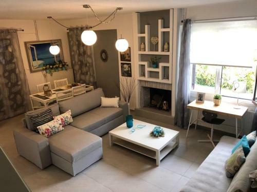 Sofia's Pearl Beachfront Maisonette