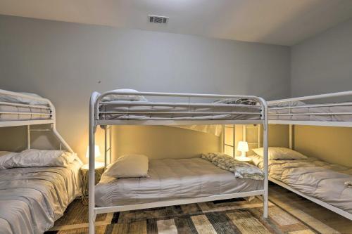 Southern-style Home In East Point With Deck!