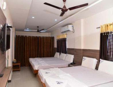 Hotel Pickurstay@v Grand Inn