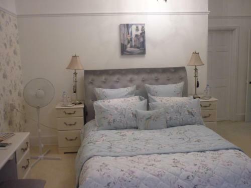 Bed & Breakfast Stonelands House
