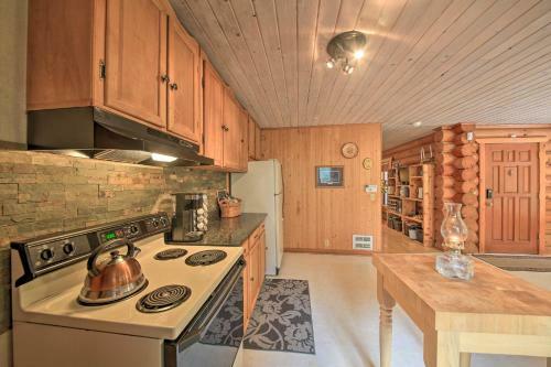 Riverfront Troy Cabin Ready With Bikes And Rafts!