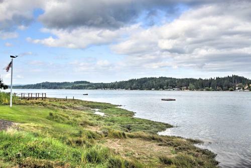 Waterfront Allyn Home With Fire Pit And Backyard!