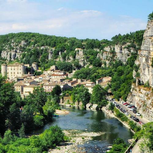 Roulottes Et Cabanes De Saint Cerice