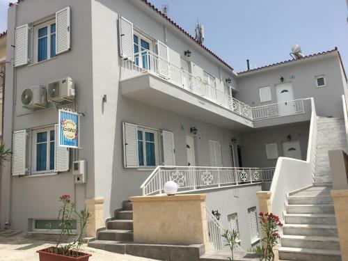 Hostal Pension Giakas