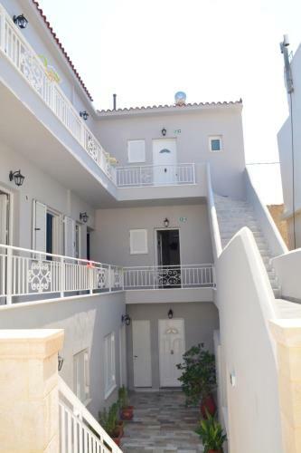 Hostal Pension Giakas