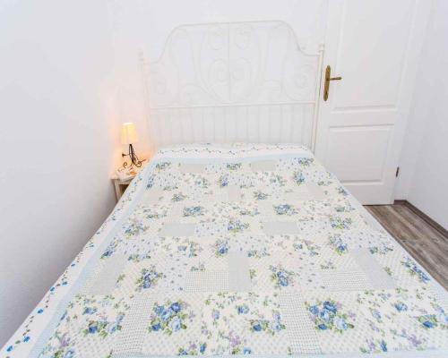 Apartment In Vrbnik/insel Krk 36858