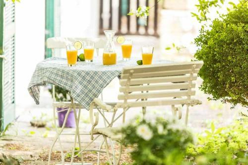 Bed & Breakfast Beb Comeinsicily Cortedeilimoni Charming E Relaxing Luxury