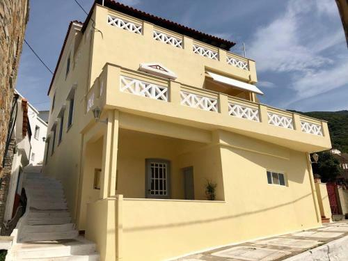 Villa Neoclassical Mansion With View And Garden