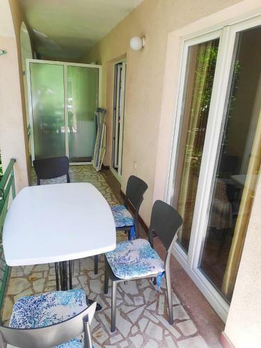 Apartmani Asanovi?