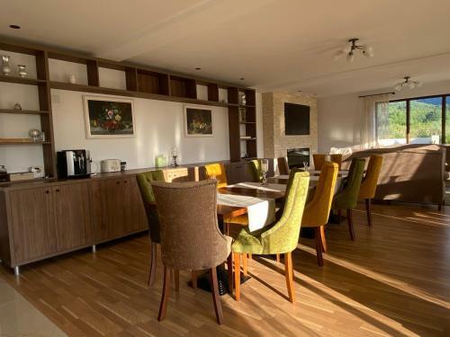 Hostal Pensiunea Ivoire