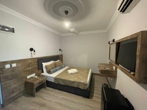 Seven City Hotel