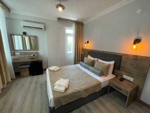 Seven City Hotel