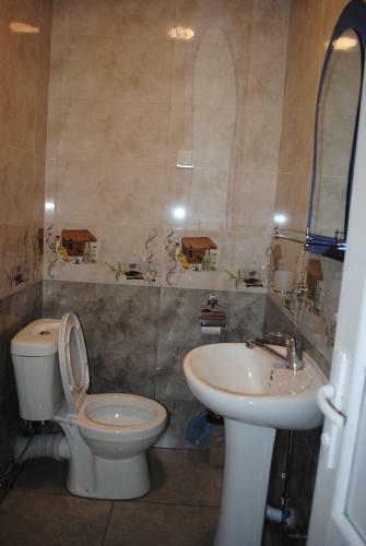 Hostal David Guest House